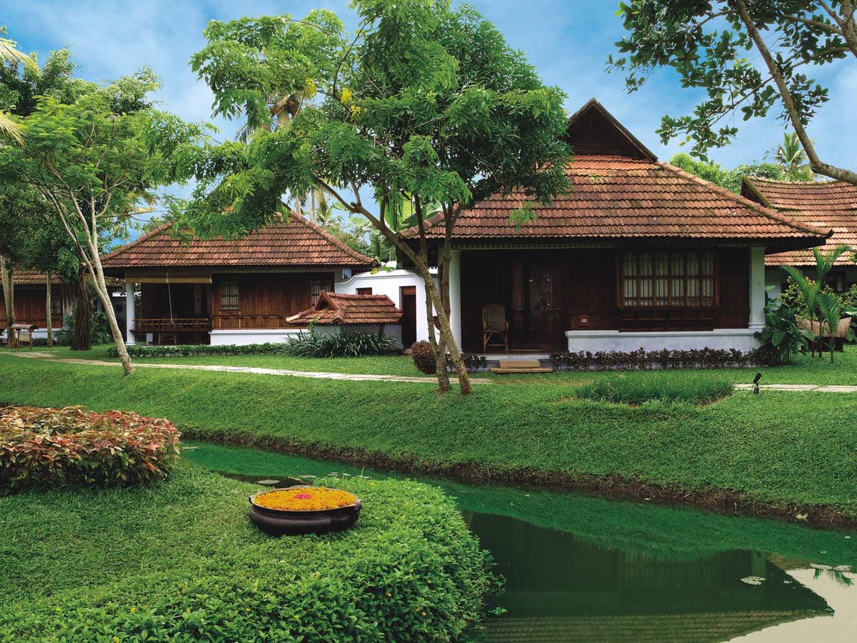 Heritage Lake View Villas - Kumarakom Lake Resort