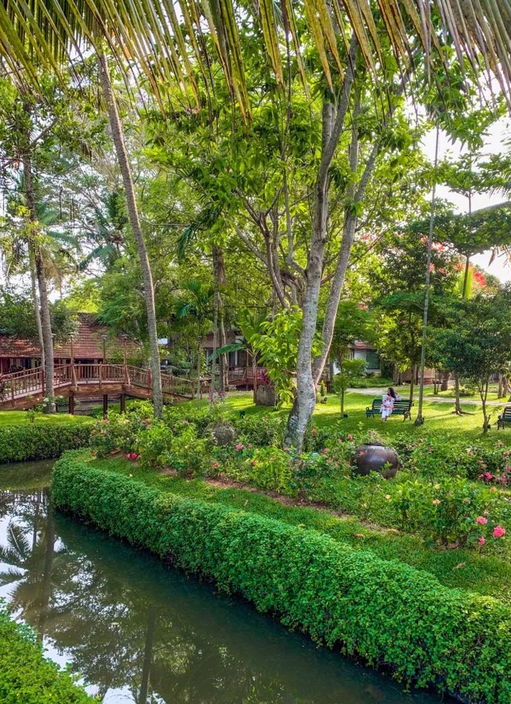 A Romantic Gateway in Kumarakom - Kumarakom Lake Resort