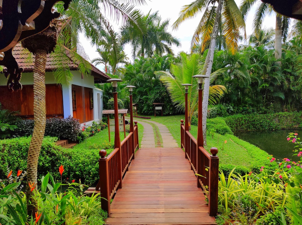 Best Place to Stay in Kumarakom - Kumarakom Lake Resort