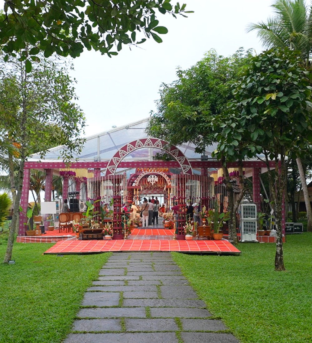 Lakeside Canopy — Intimate Celebrations, Infinite Charm