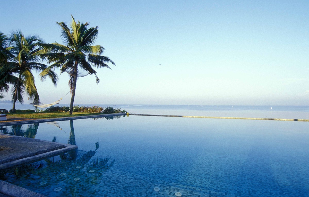 Infinity Swimming Pool - Kumarakom Lake Resort