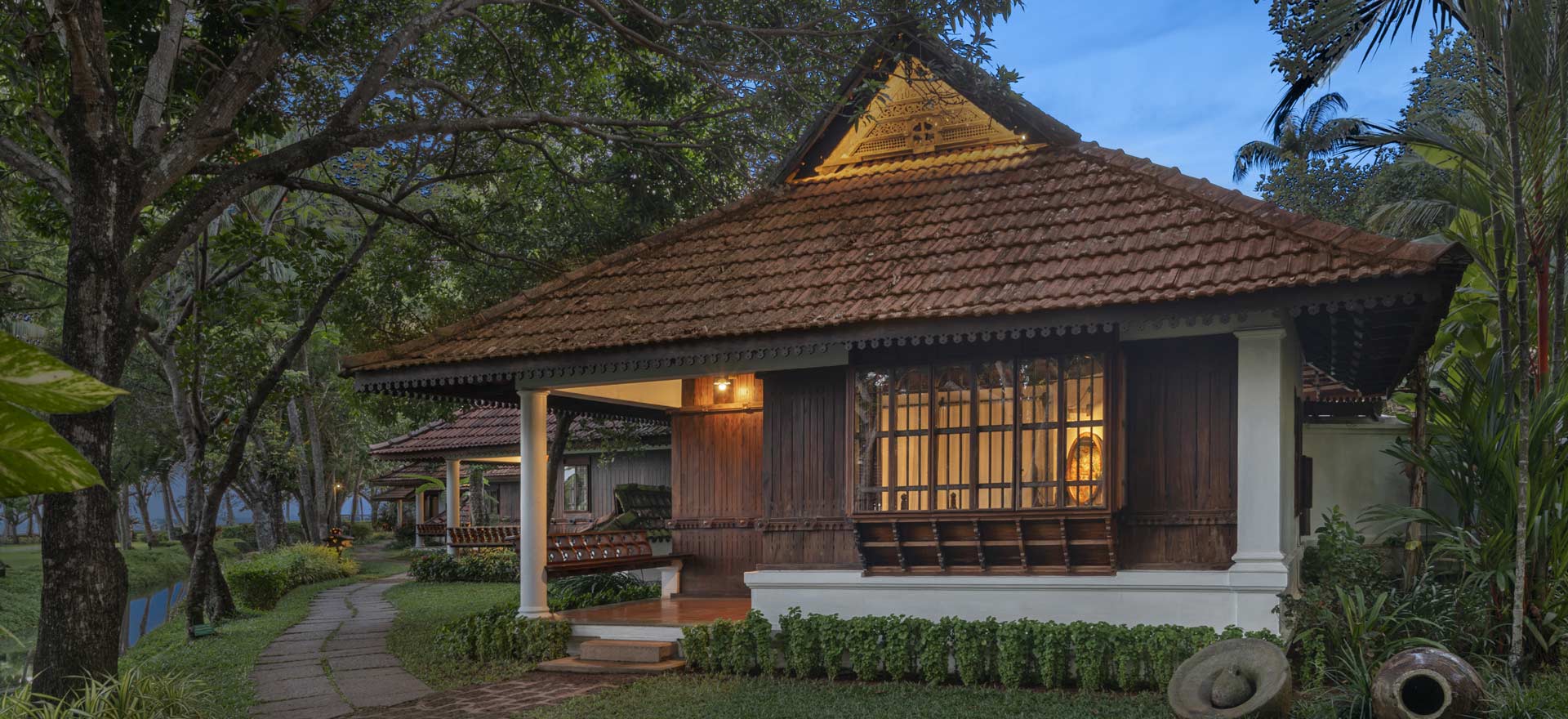 Heritage Villas with Private Pool - Kumarakom Lake Resort