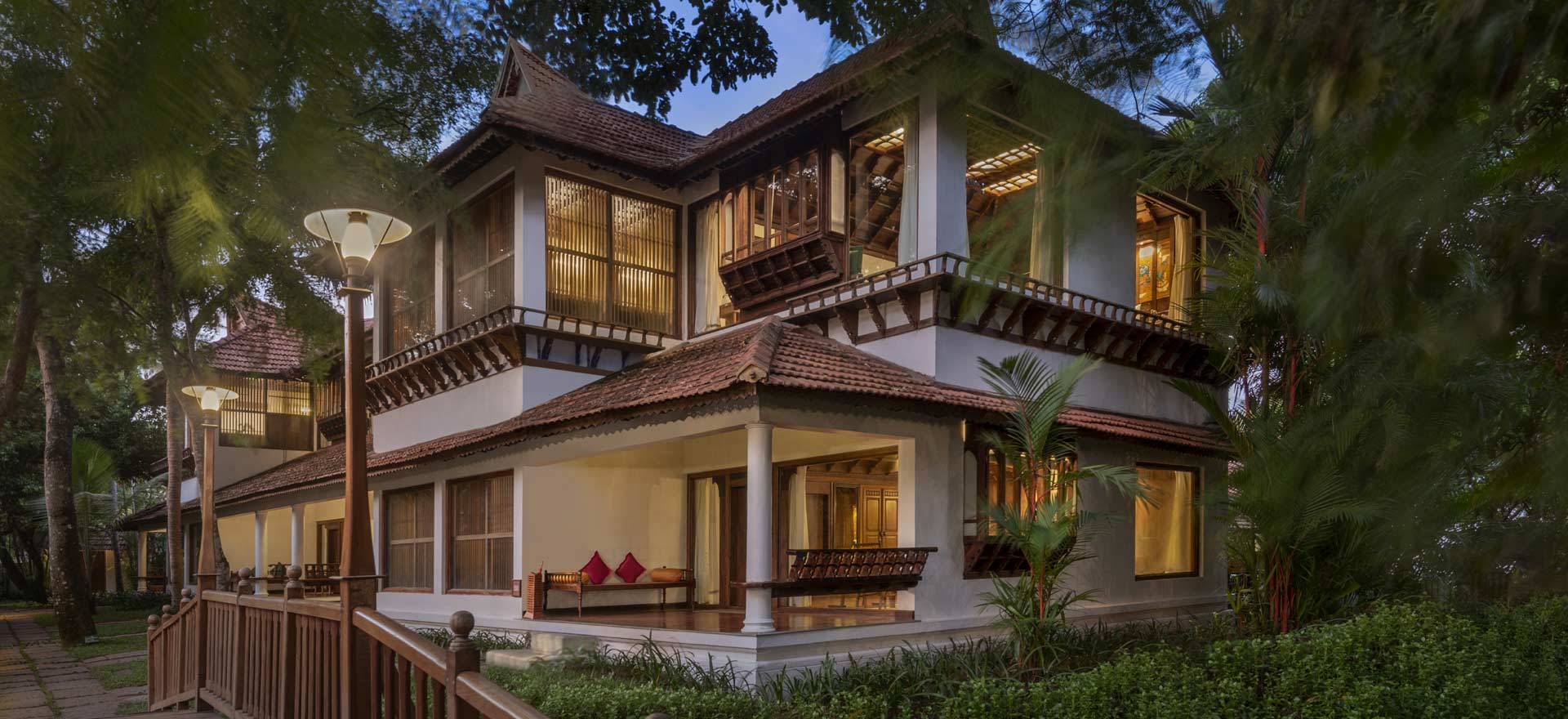 Luxury Pavilion Rooms - Kumarakom Lake Resort