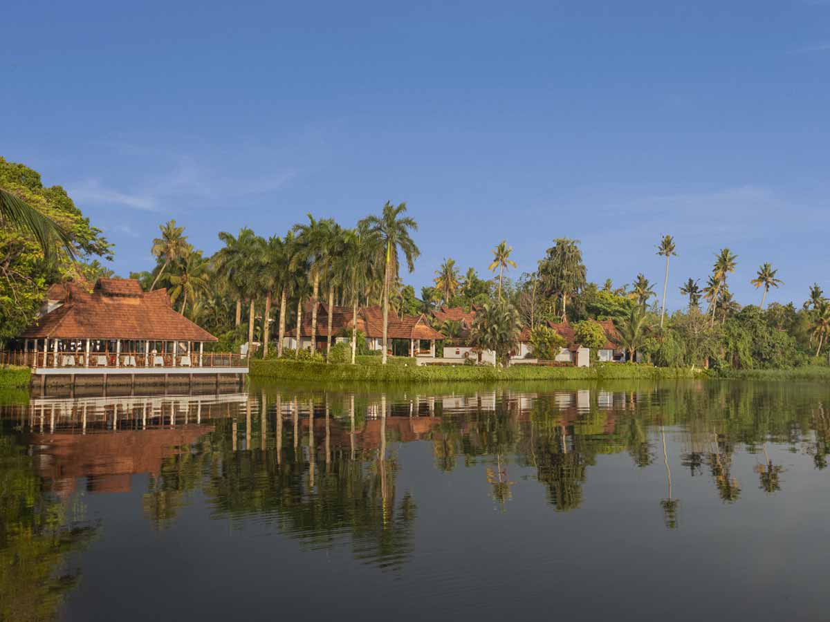 Vembanad, the Seafood Bar - Kumarakom Lake Resort