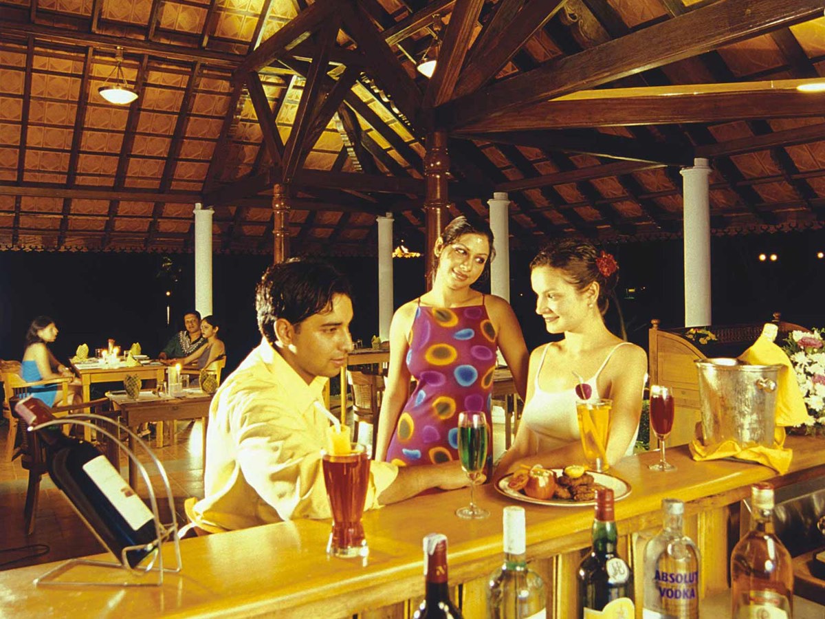 Vembanad, the Seafood Bar - Kumarakom Lake Resort