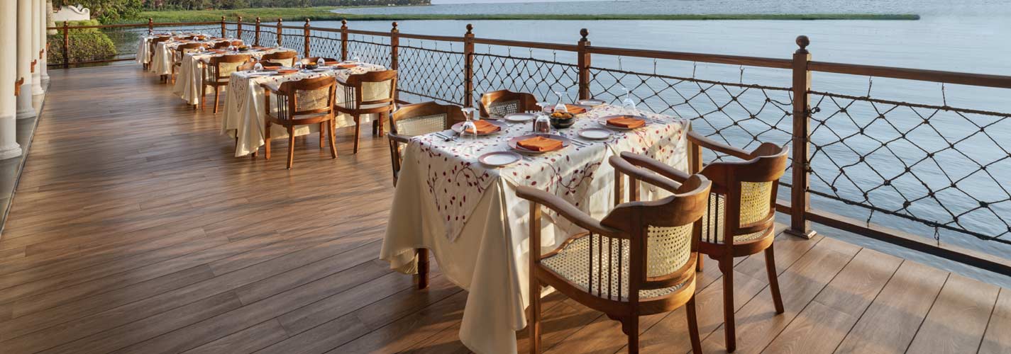 Luxury Dining - Kumarakom Lake Resort - Vembanad, the Seafood Bar