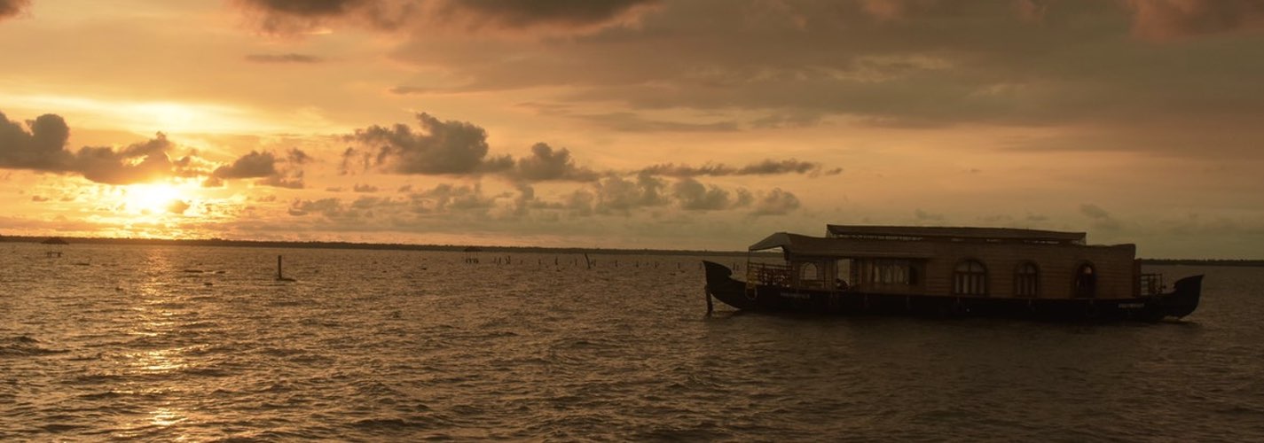 Monsoon Package - Special offer package at Kumarakom Lake Resort